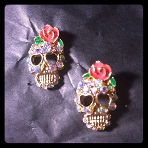 COPY - NWOT Betsey Johnson ROSY SKULLY Post Earrings (PRICE FIRM)